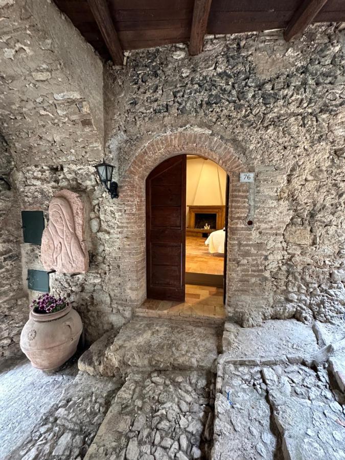 Relais Borgo Lizori Country House Campello sul Clitunno Ngoại thất bức ảnh