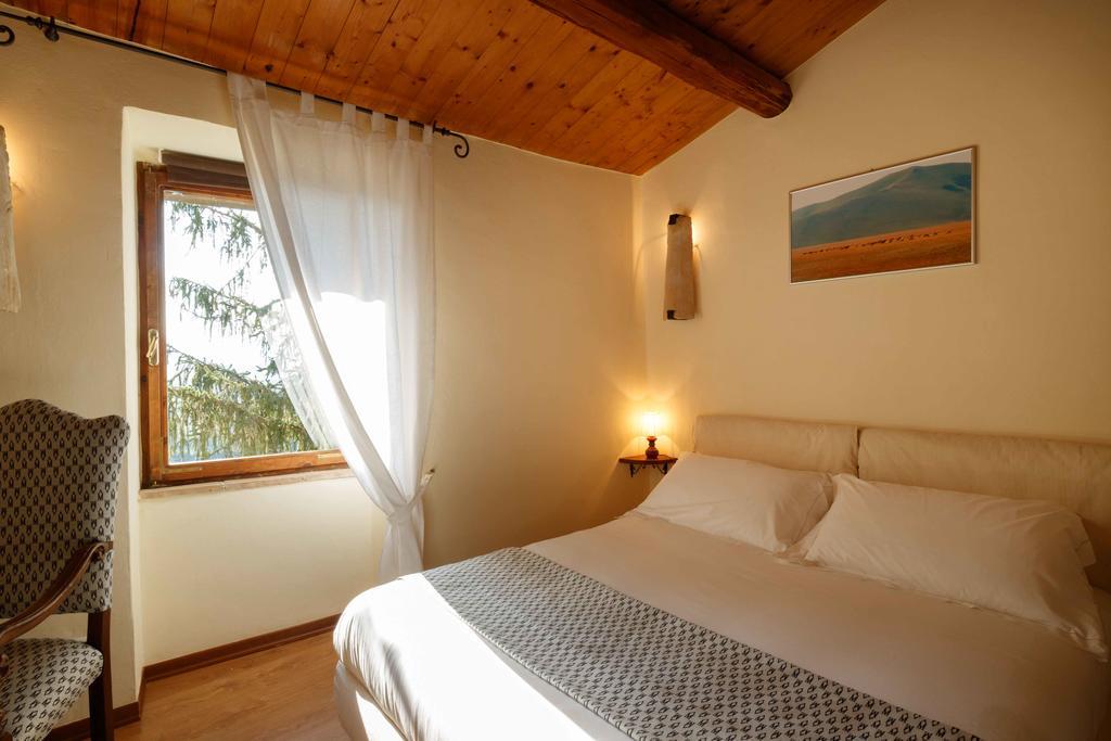Relais Borgo Lizori Country House Campello sul Clitunno Ngoại thất bức ảnh