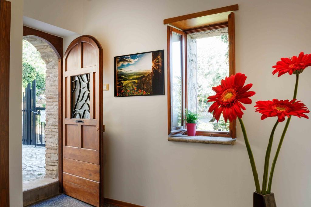 Relais Borgo Lizori Country House Campello sul Clitunno Ngoại thất bức ảnh
