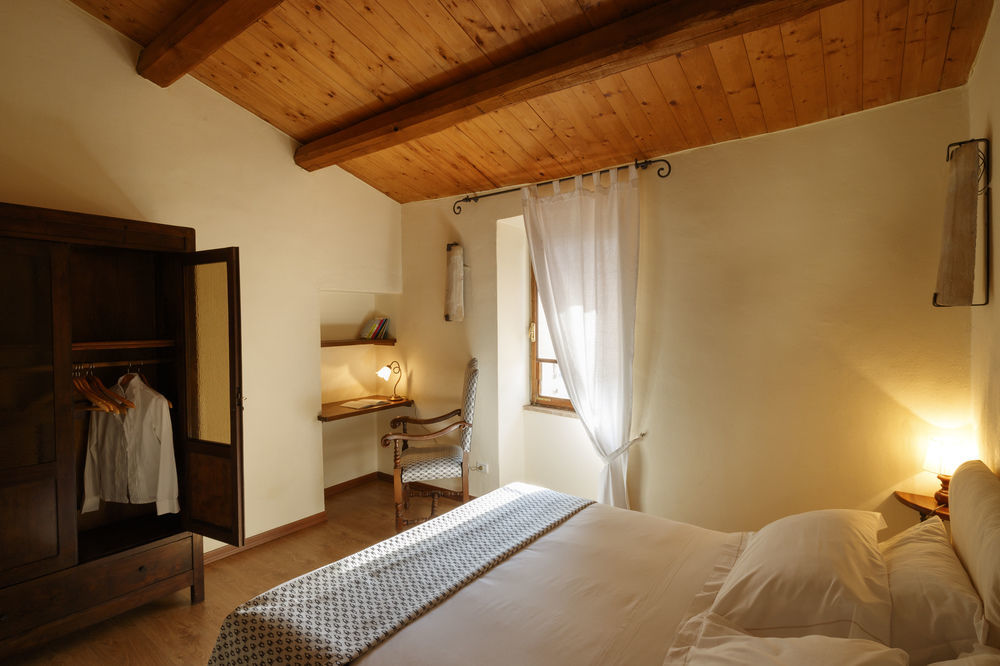 Relais Borgo Lizori Country House Campello sul Clitunno Ngoại thất bức ảnh