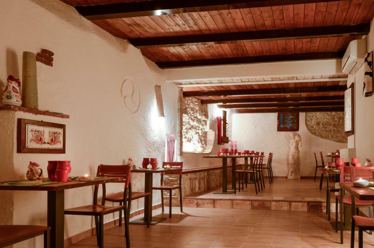 Relais Borgo Lizori Country House Campello sul Clitunno Ngoại thất bức ảnh